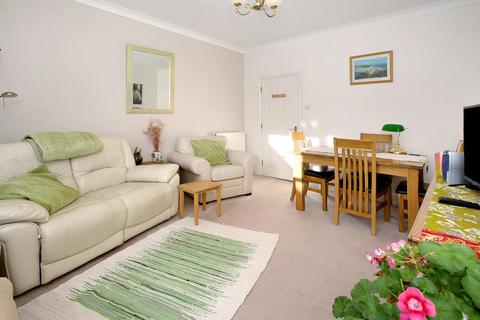 2 bedroom flat for sale, Portland House, Den Crescent, TQ14