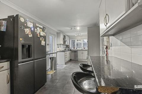 5 bedroom detached house for sale, Sandycliffe Close, Forest Town, NG19