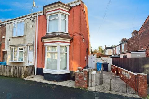 2 bedroom end of terrace house for sale, Montrose Street, Hull HU8