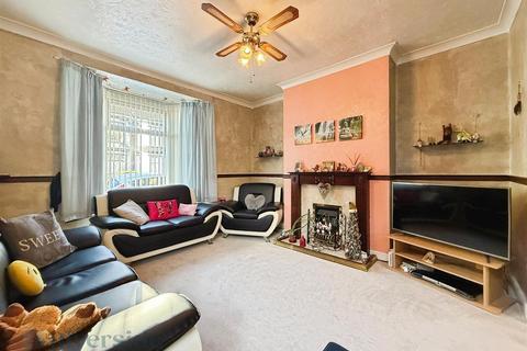 2 bedroom end of terrace house for sale, Montrose Street, Hull HU8