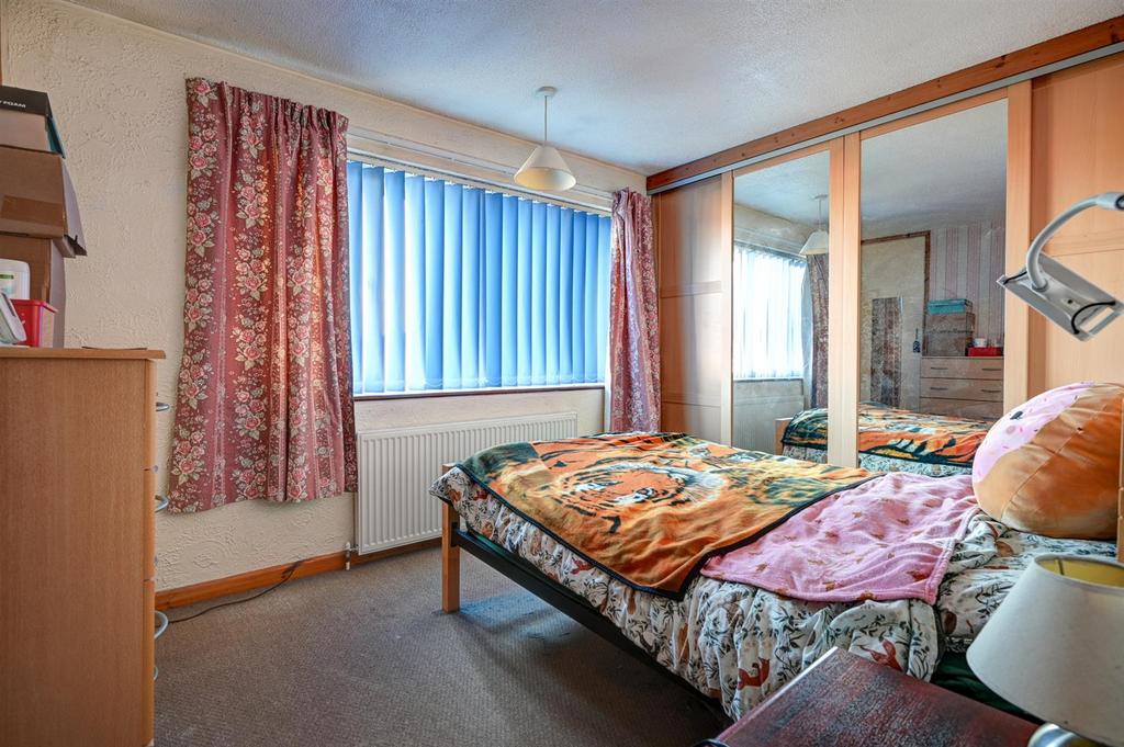 Bedroom 1.jpg