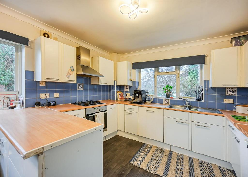 46 Lyndhurst Road-10.jpg