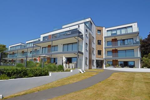 2 bedroom flat to rent, Wykeham Lodge, Chaddesley Glen