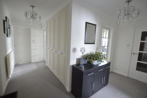 2 bedroom flat to rent, Wykeham Lodge, Chaddesley Glen