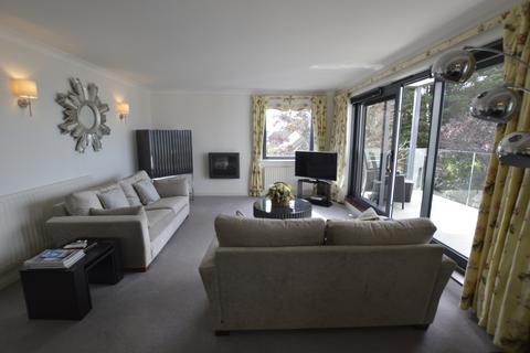2 bedroom flat to rent, Wykeham Lodge, Chaddesley Glen