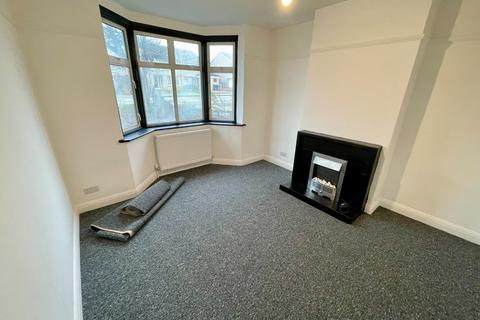 3 bedroom semi-detached house to rent, Toddington Road, Luton, Bedfordshire, LU4 9DZ