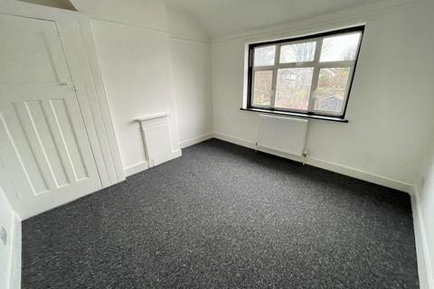 3 bedroom semi-detached house to rent, Toddington Road, Luton, Bedfordshire, LU4 9DZ