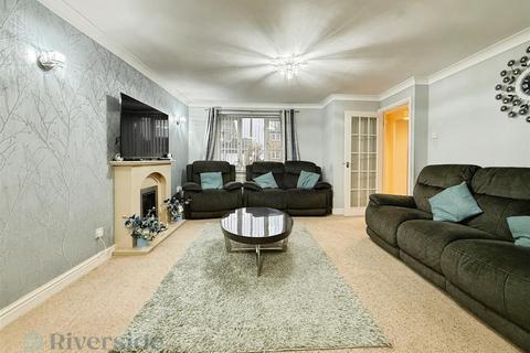 4 bedroom detached house for sale, Pilots Way, Hull HU9