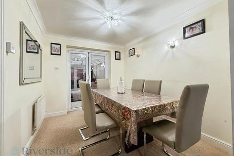 4 bedroom detached house for sale, Pilots Way, Hull HU9