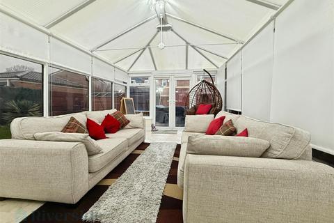 4 bedroom detached house for sale, Pilots Way, Hull HU9