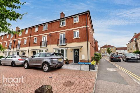 5 bedroom semi-detached house for sale, School Avenue, Basildon