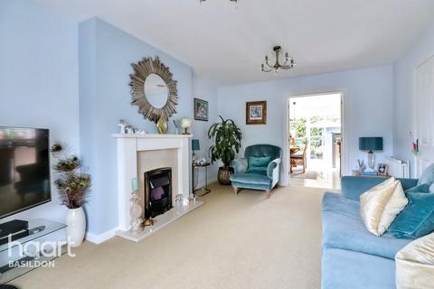 5 bedroom semi-detached house for sale, School Avenue, Basildon