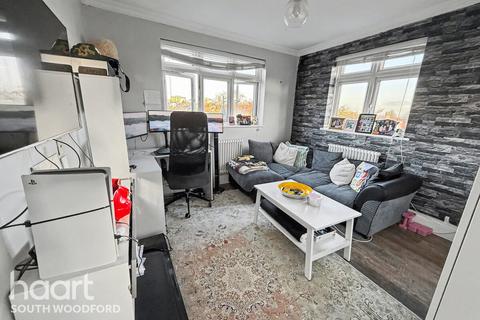1 bedroom flat for sale, George Lane, South Woodford