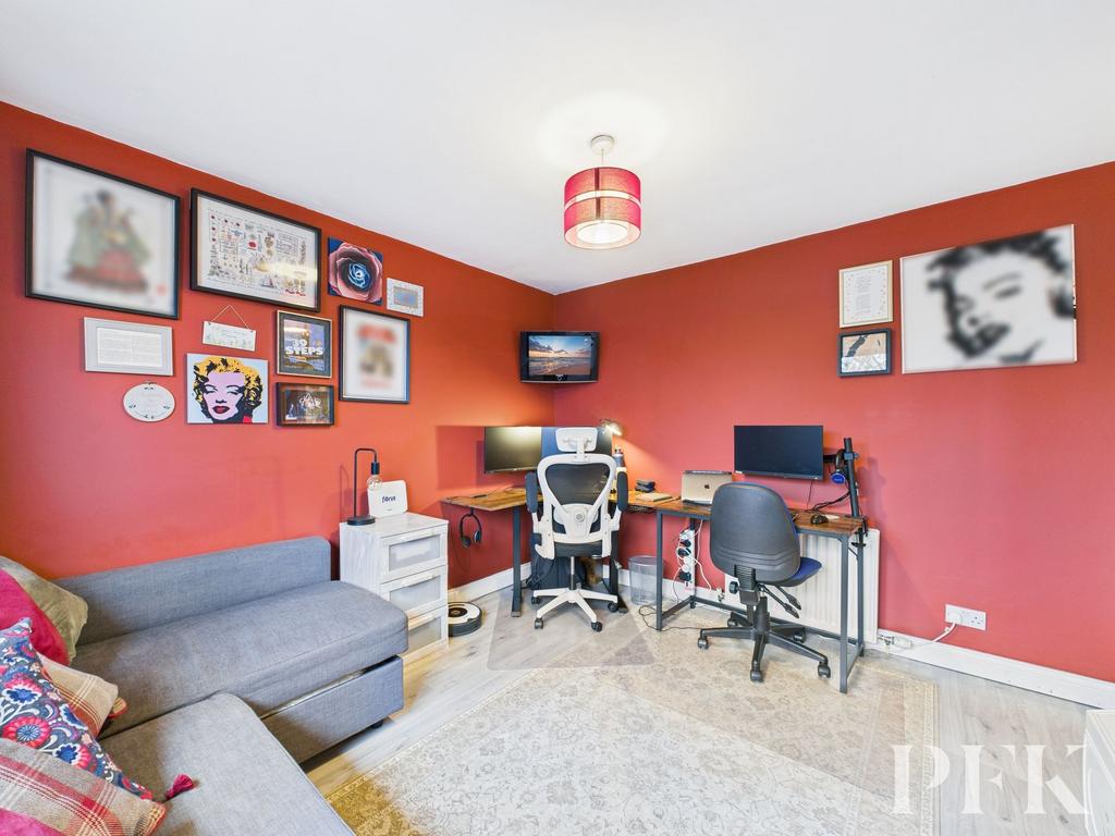 Bedroom 2 / Office