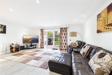 2 bedroom bungalow to rent, Treetops, Beech Hill Road, Spencers Wood, Reading, RG7