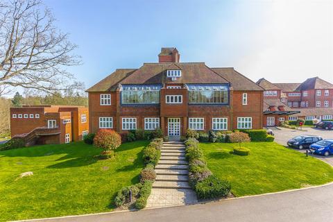 Elizabeth Drive
