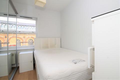 undefined, Thames Circle, Isle Of Dogs, London E14