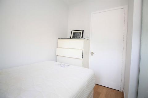 undefined, Thames Circle, Isle Of Dogs, London E14