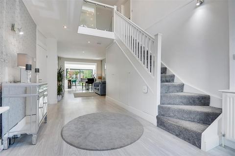 6 bedroom detached house for sale, Weston Close, Hutton Burses, Brentwood