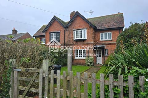 3 bedroom semi-detached house to rent, Salisbury Road, Burton BH23