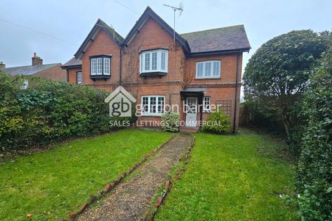 3 bedroom semi-detached house to rent, Salisbury Road, Burton BH23