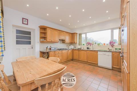 4 bedroom detached bungalow for sale, Waters Drive, Four Oaks
