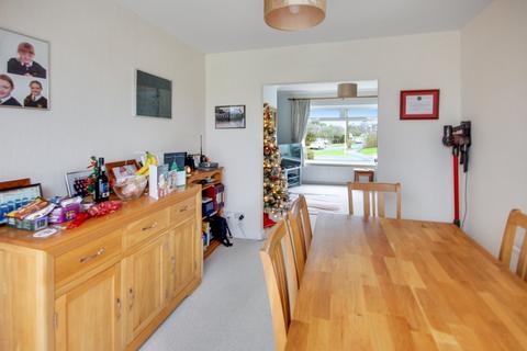 3 bedroom semi-detached house for sale, Hackenden Close, East Grinstead, RH19