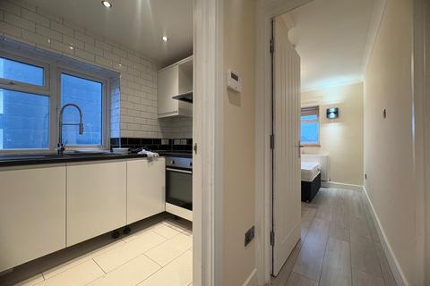 undefined, Staines Road, Hounslow TW3