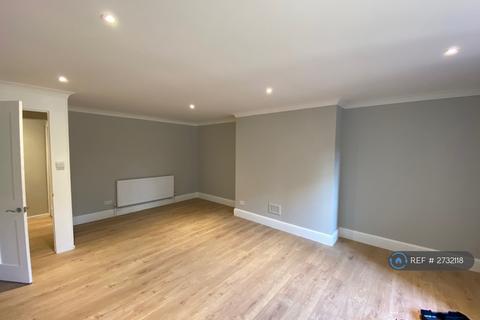 2 bedroom flat to rent, Shooters Hill Road, London, SE3