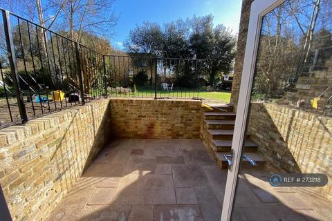 2 bedroom flat to rent, Shooters Hill Road, London, SE3