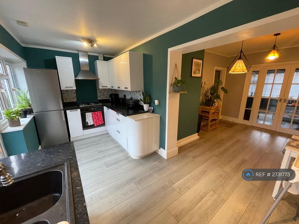 Kitchen/Dining Area