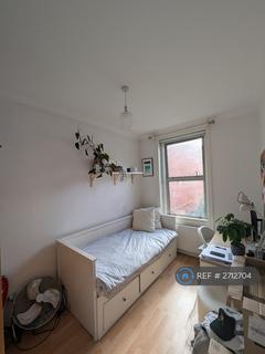 2 bedroom flat to rent, Agincourt Road, London, NW3