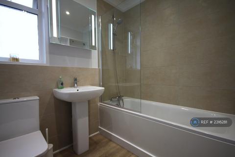 3 bedroom flat to rent, Raeburn Street, London, SW2