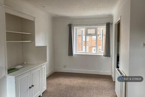 1 bedroom flat to rent, Byng Drive, Potters Bar, EN6