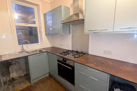 2 bedroom house for sale, West Parade, Sowerby Bridge HX6