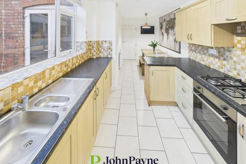 3 bedroom terraced house to rent, Abercorn Road, Chaplefields, Coventry, CV5