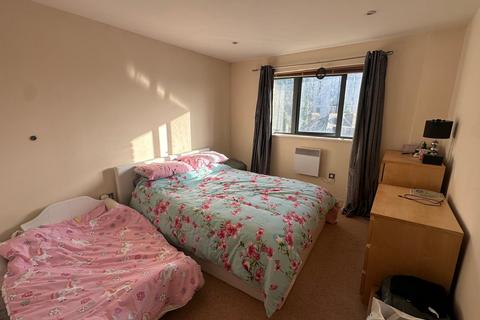 2 bedroom flat to rent, Barrier Road, Chatham ME4