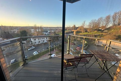 2 bedroom flat to rent, Barrier Road, Chatham ME4