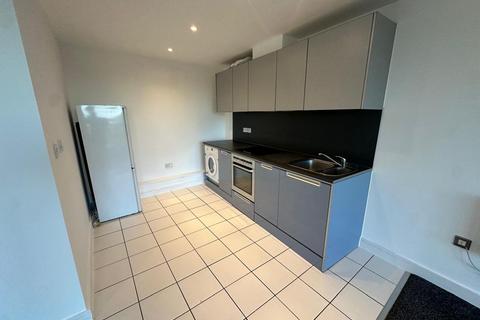 2 bedroom flat to rent, Barrier Road, Chatham ME4