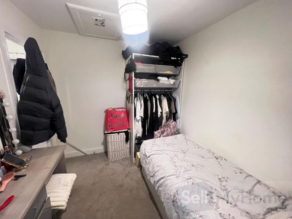2nd bedroom