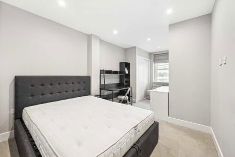 1 bedroom flat to rent, Tournay Road, London SW6