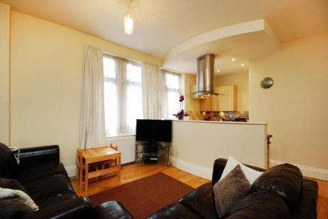 2 bedroom flat to rent, Mare Street, London