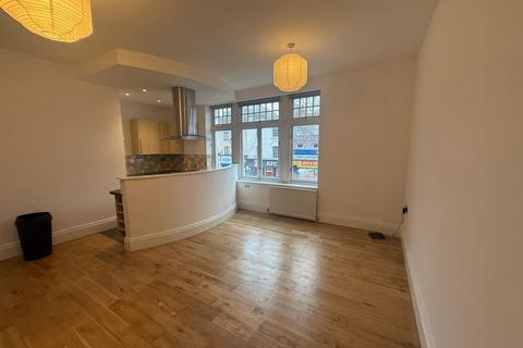 2 bedroom flat to rent, Mare Street, London