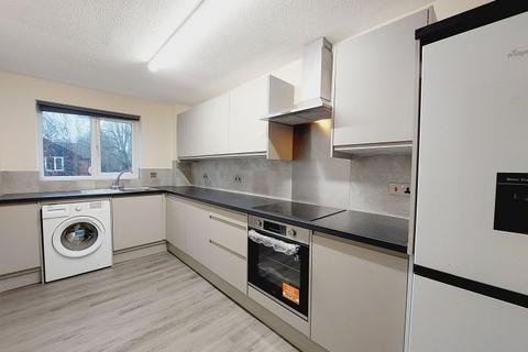 2 bedroom flat for sale, Church Road, Great Bookham KT23