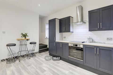 2 bedroom property to rent, Nottingham NG15