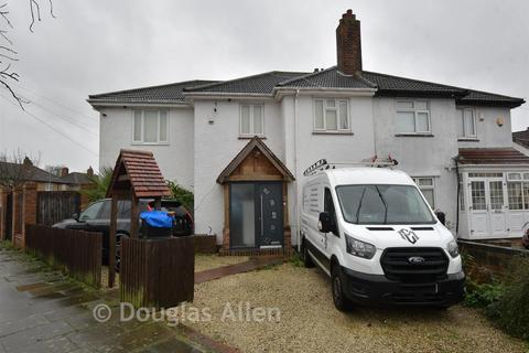 Hall Road, Chadwell Heath RM6