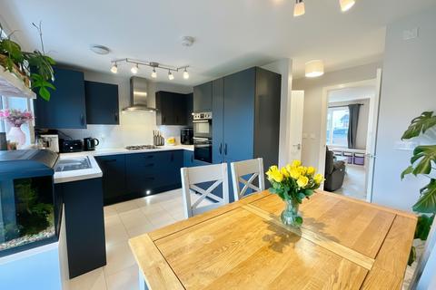 3 bedroom semi-detached house for sale, Middleham Avenue, Stafford, ST16