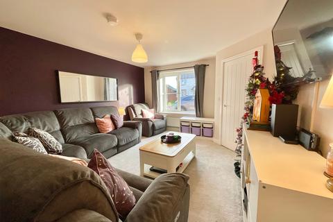 3 bedroom semi-detached house for sale, Middleham Avenue, Stafford, ST16