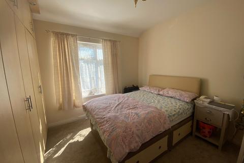 1 bedroom in a house share to rent, Hart Grove, London W5