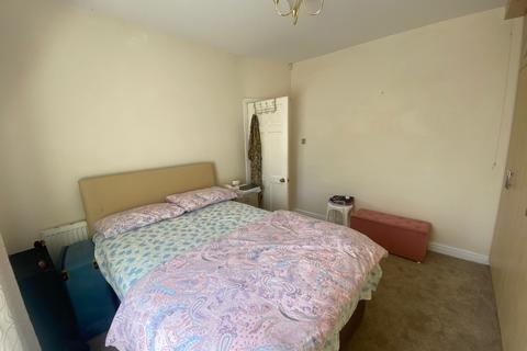 1 bedroom in a house share to rent, Hart Grove, London W5